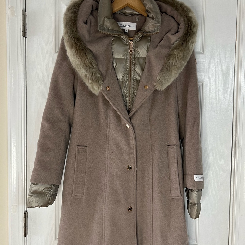 Calvin Klein Size Small - image 3